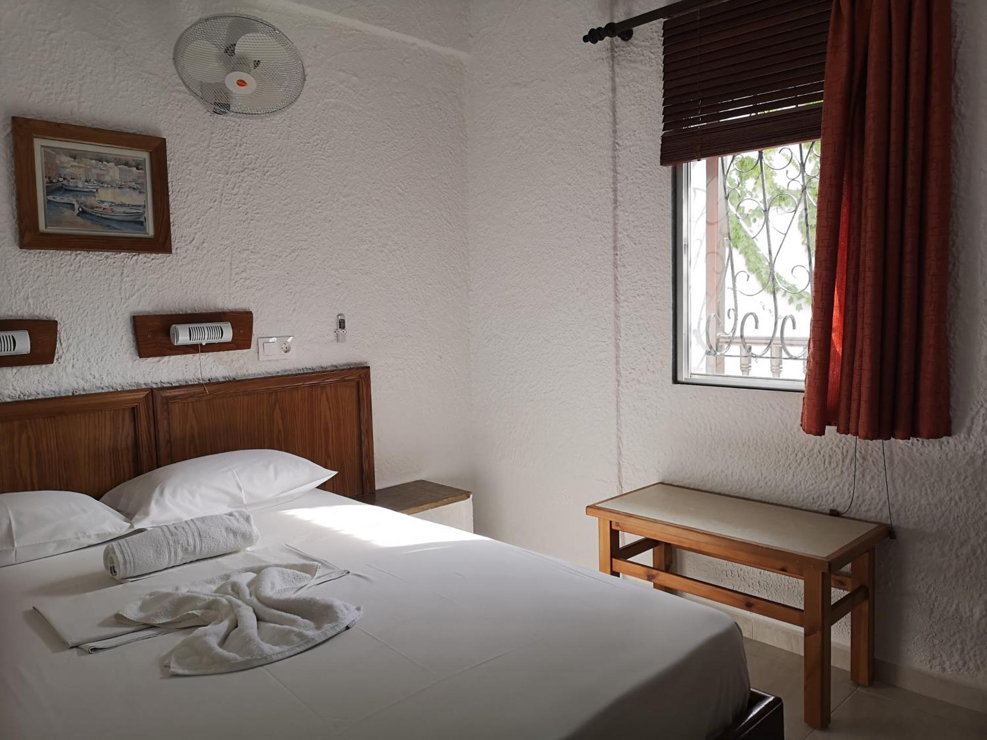 Haus Niko Apartments And Suites Nea Poteidaia Quarto foto