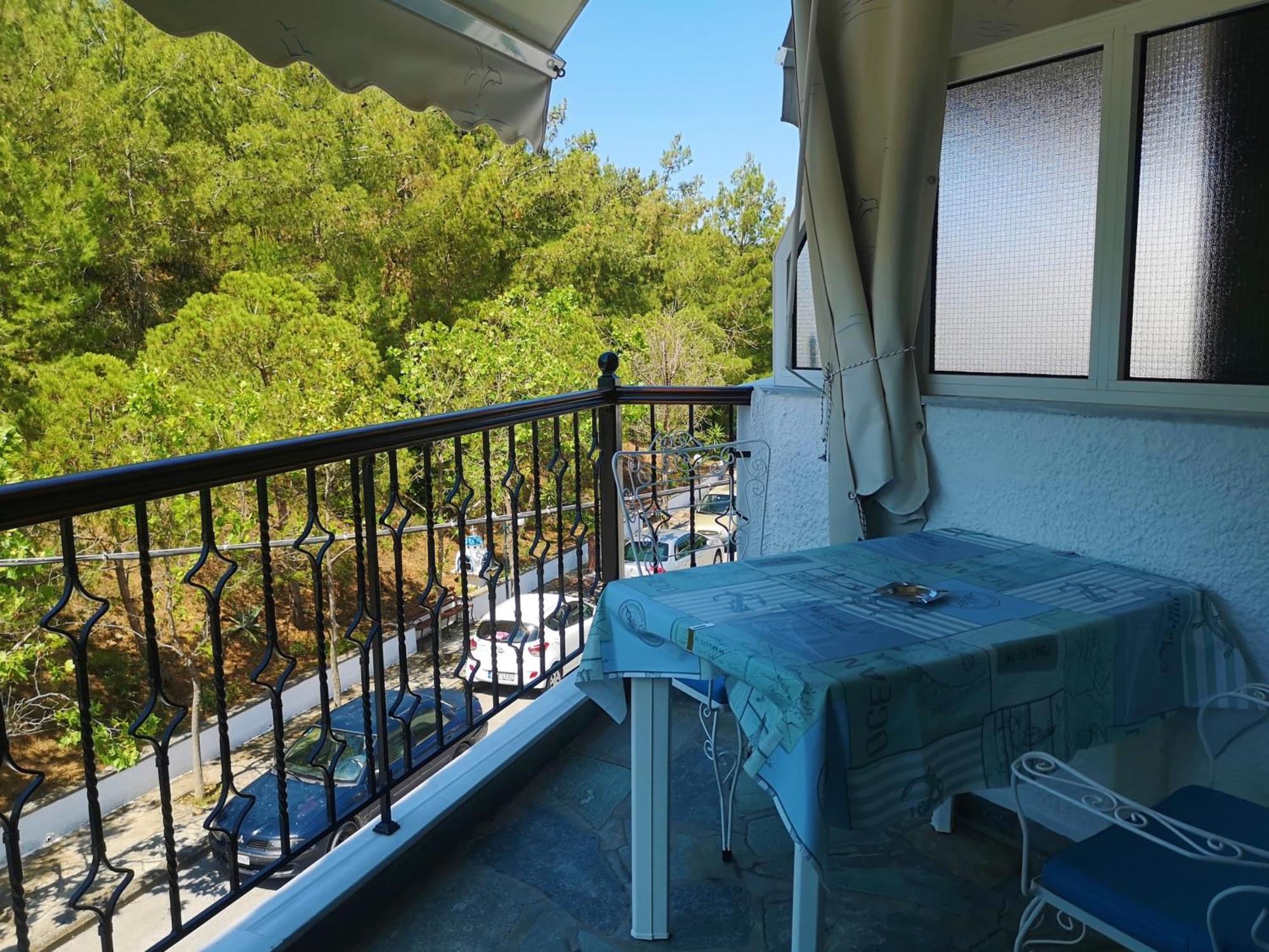 Haus Niko Apartments And Suites Nea Poteidaia Quarto foto